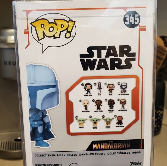 Funko pop Star Wars the Mandalorian GITD #345 - Picture 5 of 7